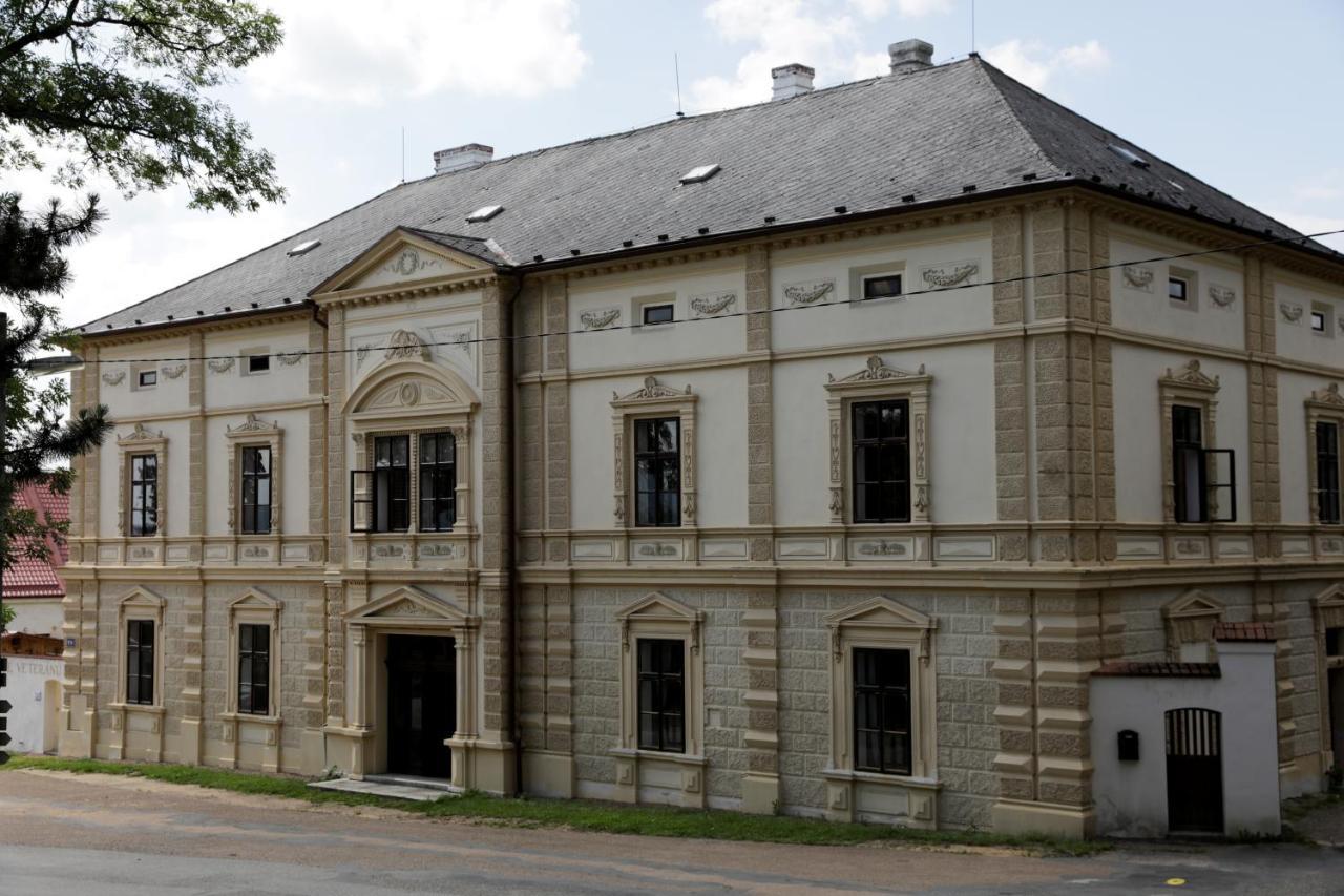 Historicke Apartmany Zelenohorska Posta Nepomuk エクステリア 写真