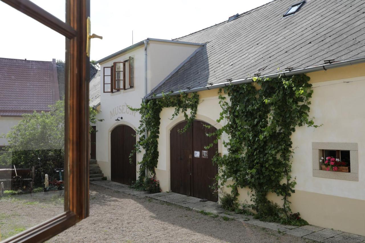 Historicke Apartmany Zelenohorska Posta Nepomuk エクステリア 写真