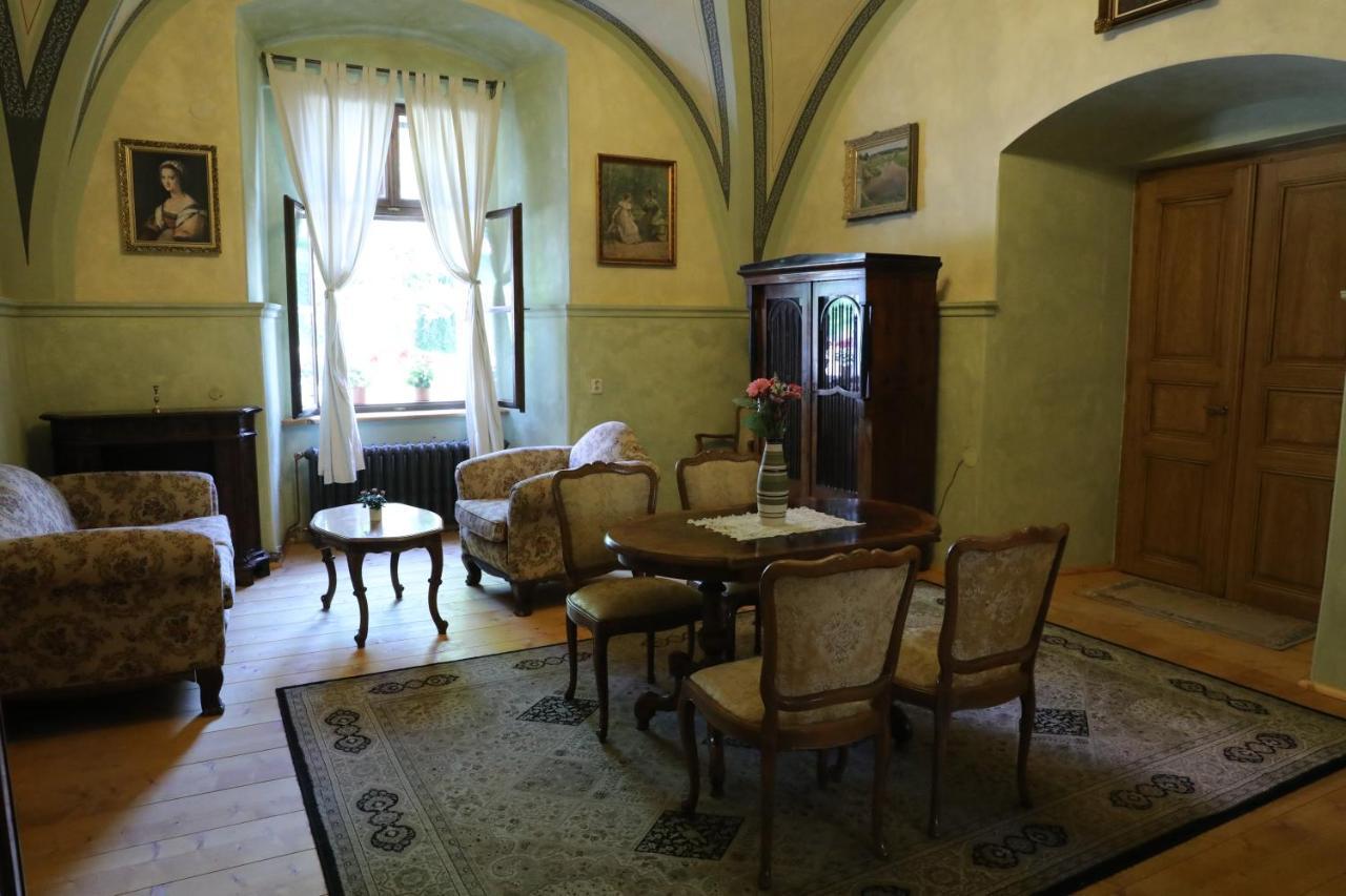 Historicke Apartmany Zelenohorska Posta Nepomuk エクステリア 写真