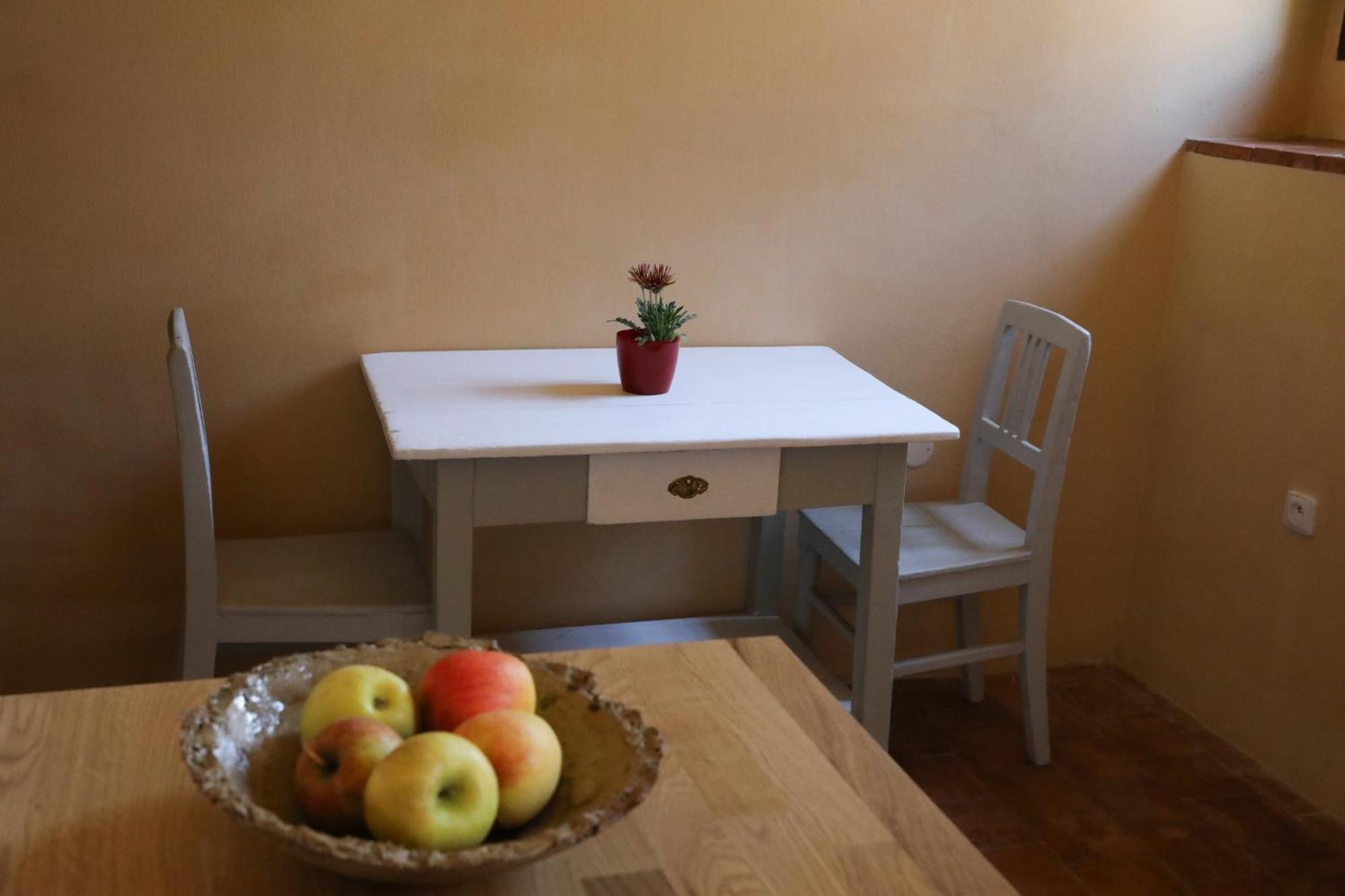 Historicke Apartmany Zelenohorska Posta Nepomuk エクステリア 写真