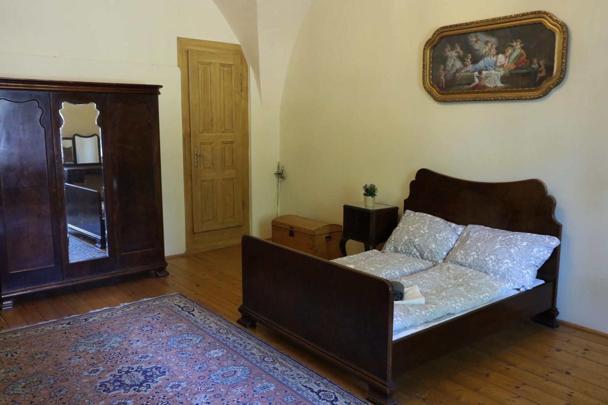 Historicke Apartmany Zelenohorska Posta Nepomuk エクステリア 写真